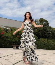 画像5: [ XS-Lサイズ / 1カラー][ERUKEI]モノトーン・花柄・ベア・ティアード・ベア・ハイウエスト・ロングドレス・ワンピース[薗田杏奈着用][送料無料] (5)
