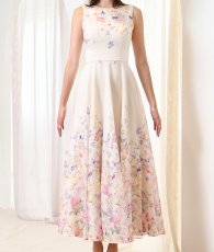 画像12: [ XS-Lサイズ / 1カラー][ERUKEI]フラワープリント・ボートネック・ノースリーブ・ウエストタック・花柄・フレア・Aライン・ミディアムドレス[奈月セナ着用][送料無料] (12)