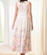 画像14: [ XS-Lサイズ / 1カラー][ERUKEI]フラワープリント・ボートネック・ノースリーブ・ウエストタック・花柄・フレア・Aライン・ミディアムドレス[奈月セナ着用][送料無料] (14)