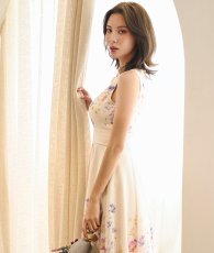 画像6: [ XS-Lサイズ / 1カラー][ERUKEI]フラワープリント・ボートネック・ノースリーブ・ウエストタック・花柄・フレア・Aライン・ミディアムドレス[奈月セナ着用][送料無料] (6)