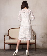 画像3: [ERUKEI]ホワイト・ベージュベース・総レース・フレア・長袖・Aライン・ミディアムドレス・ワンピース[山崎みどり着用]《送料＆代引き手数料無料》 (3)