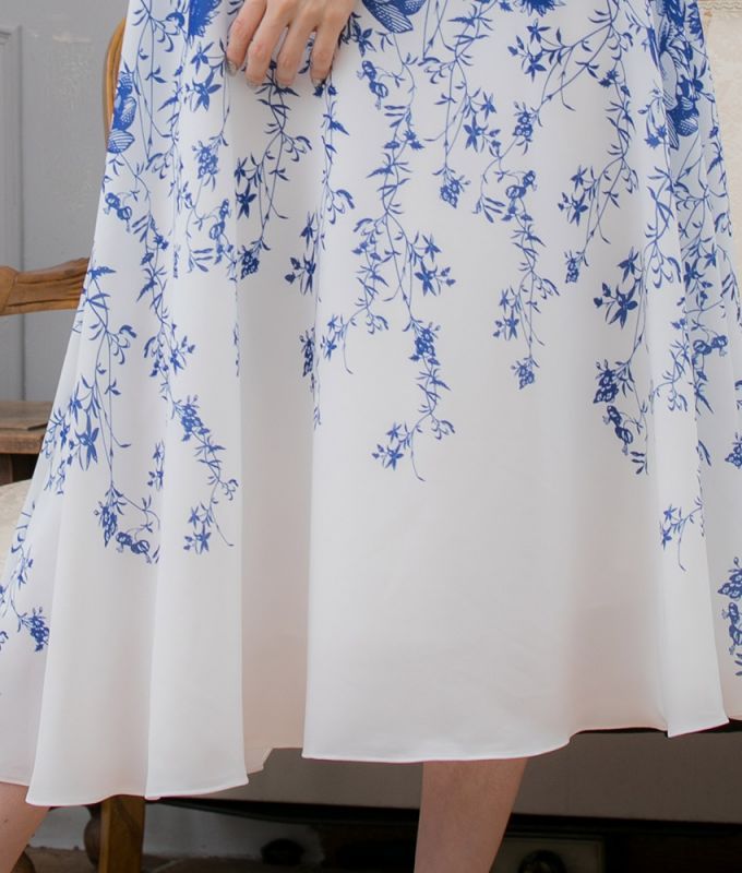 ホワイト×ブルー花柄ミディアムドレス/山崎みどり - カラードレス